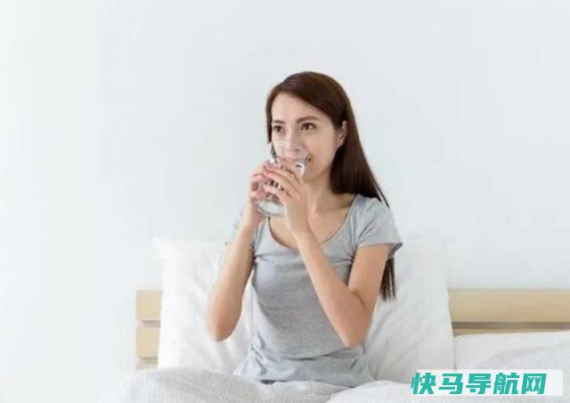 睡觉的时候为什么会口渴 第2张