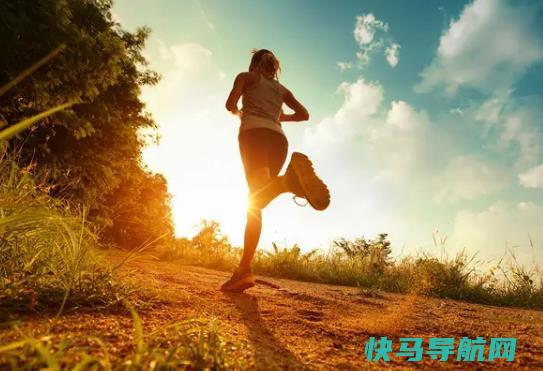 刘畊宏健身操跳完拉伸合适？跟着刘畊宏月